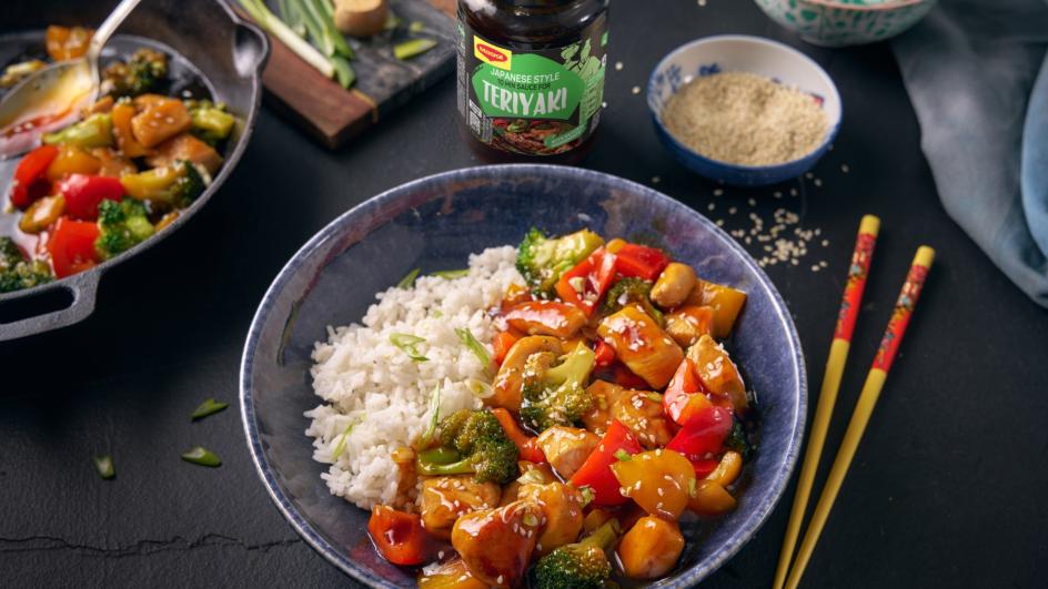 Kurča Teriyaki s paprikou a brokolicou