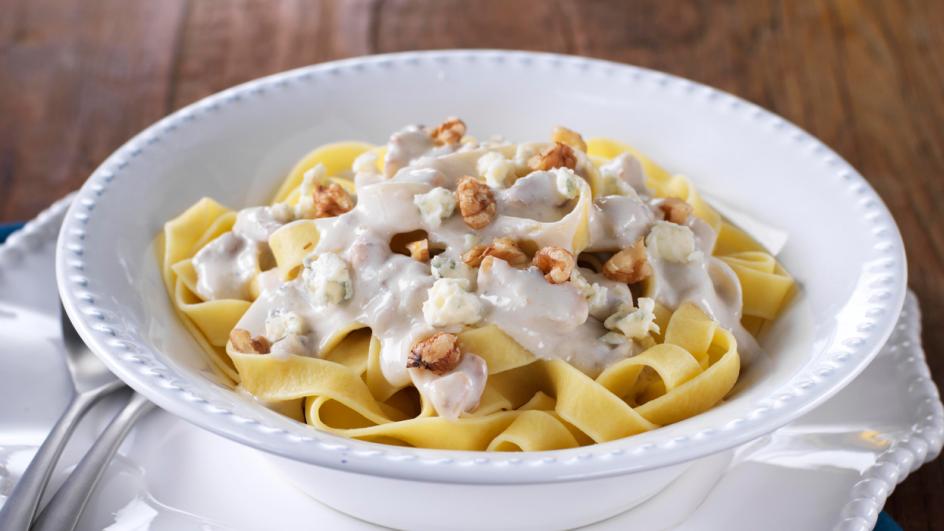 Fettuccini s nivou a vlašskými orechmi