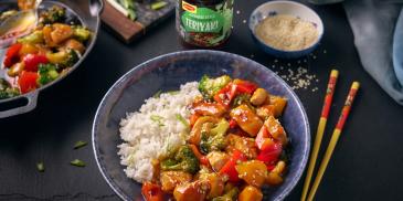 Kurča Teriyaki s paprikou a brokolicou