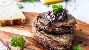 Hovädzí steak obchodníka s vínom